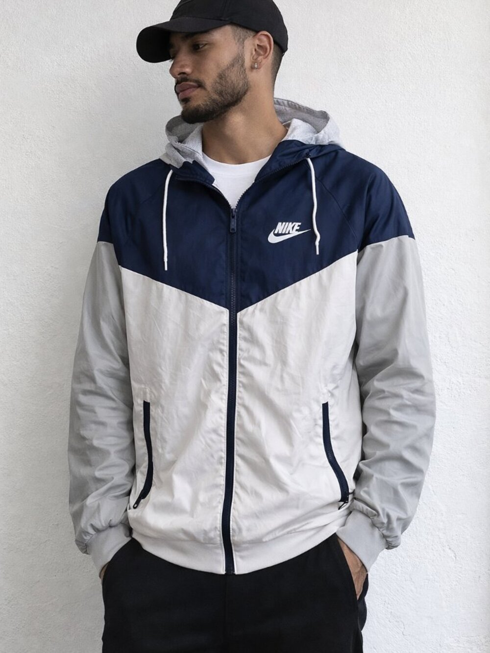 Nike Windbreaker Jacket Small Navy Gray White Hooded Full Zip Jacket